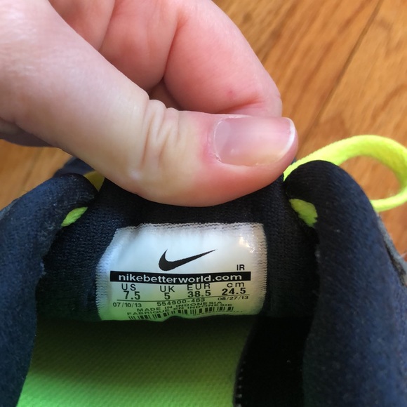 *SOLD* Women’s Nike Revolution 2 Running Shoes - Picture 7 of 8